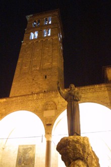 Campanile della chiesa Santa Maria cattedrale a Rieti