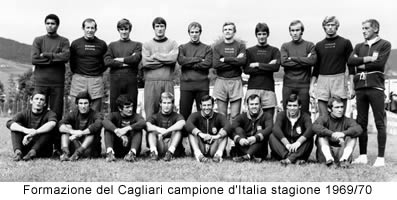 Manlio Scopigno con la formazione del Cagliari campione d'Italia stagione 1969/70