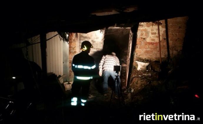 vigili_del_fuoco_incendio_capannone_poggio_mirteto_01_01_14.jpg