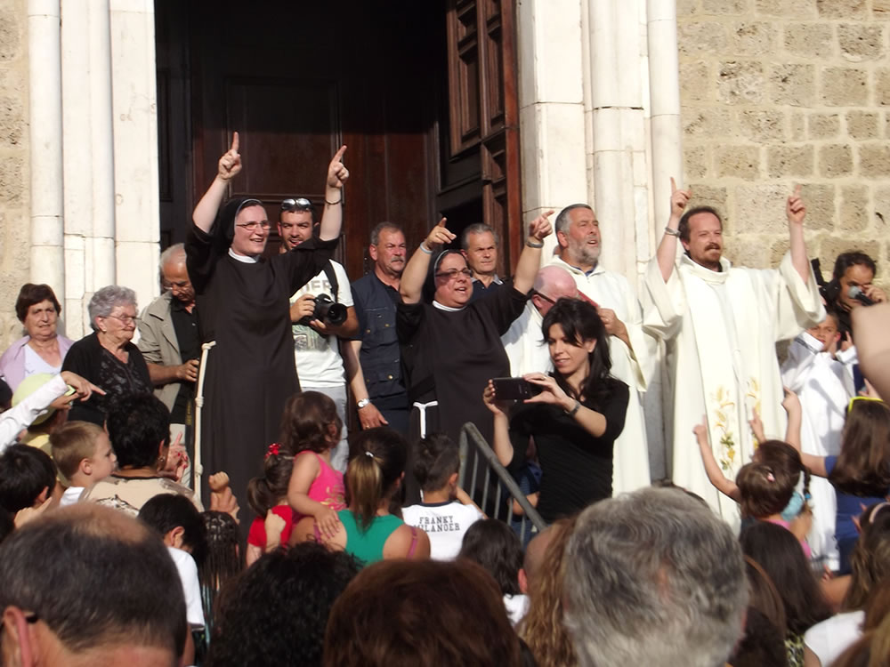 sant_antonio_processione_dei_ceri_benedizione_bambini_26_06_14_b