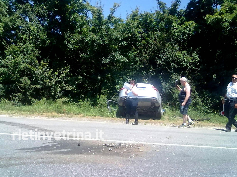 incidente_auto_via_salaria_per_l_aquila_19_07_14_b