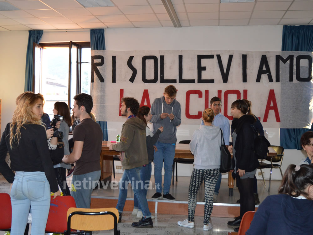 occupazione_liceo_classico_14_11_14_b