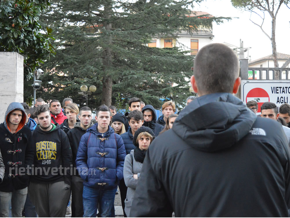 sciopero_manifestazione_studenti_sotto_provincia_20_11_14_b