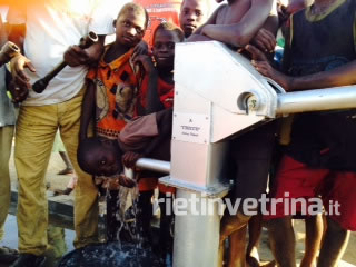 la_lokomotiva_pozza_acqua_malawi_2