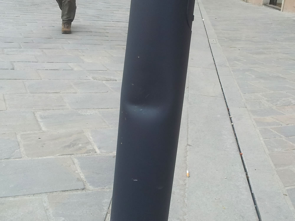lavori_plus_piazza_vittorio_emanuele_ii_cantiere_plus_palo_luce_piegato_danneggiato_21_07_15_b