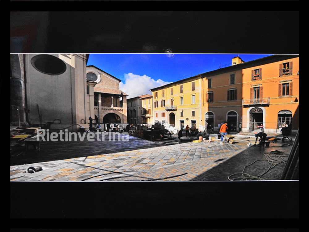 concorso_fotografico_plus_dario_mariantoni_piazza_vittori_posa_in_opera
