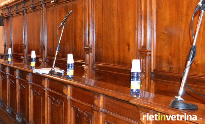 aula_consiliare_scranni_consiglio_comunale_1