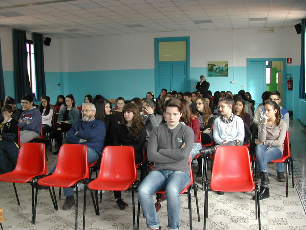 occupazione_liceo_classico_terenzio_varrone_commemorazione_giorno_del_ricordo_10_02_16_a