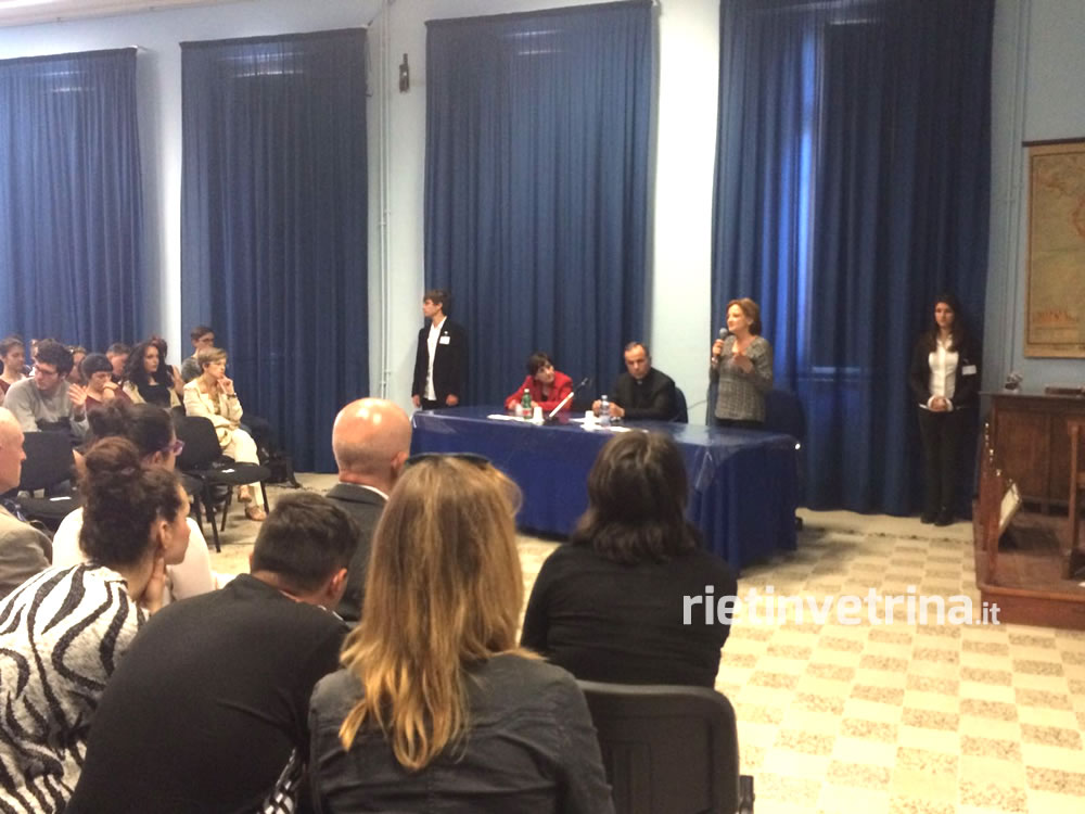 mons_domenico_pompili_incontra_gli_studenti_del_concorso_filosofia_e_natura_3