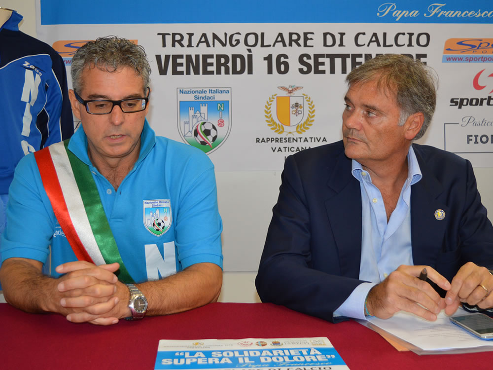 la_solidarieta_supera_il_dolore_triangolare_calcio_beneficenza_amatrice_2_alemanno_sindaco_norcia_zennari_vaticana