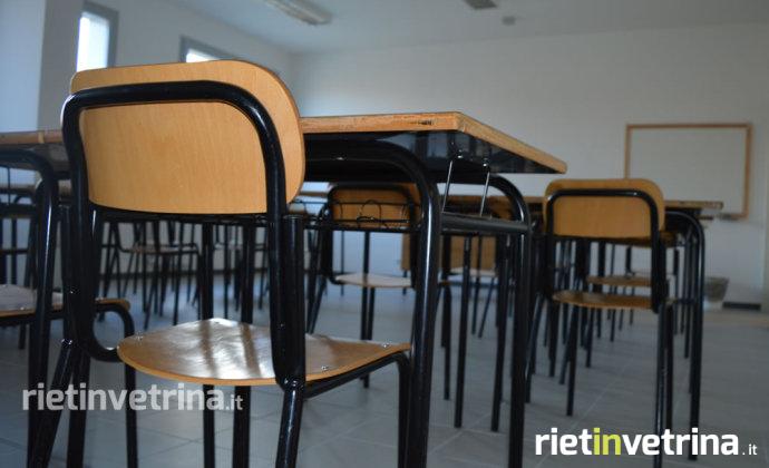scuola_campoloniano_istituto_comprensivo_villa_reatina_alda_merini_banchi_classe_4