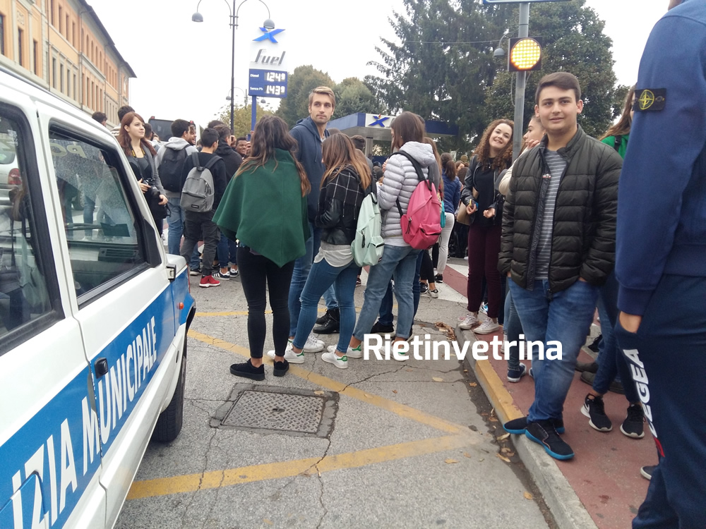 corteo_studenti_scuole_sicure_3