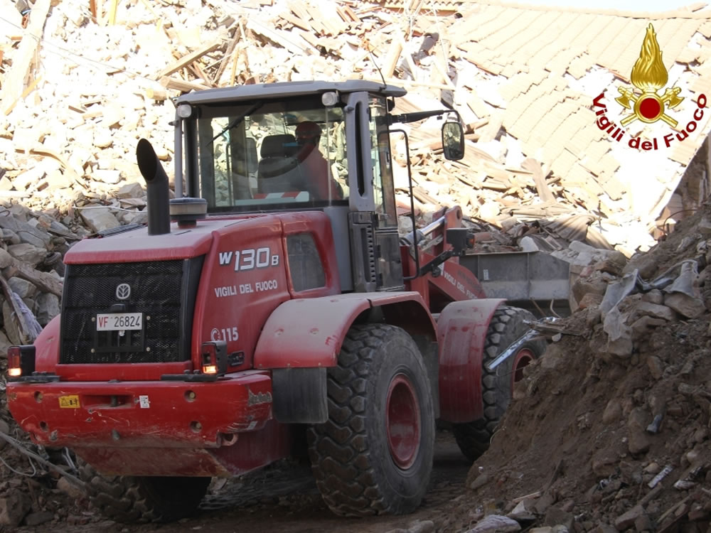 terremoto_amatrice_demolizione_controllata_edifici_09_12_16_b