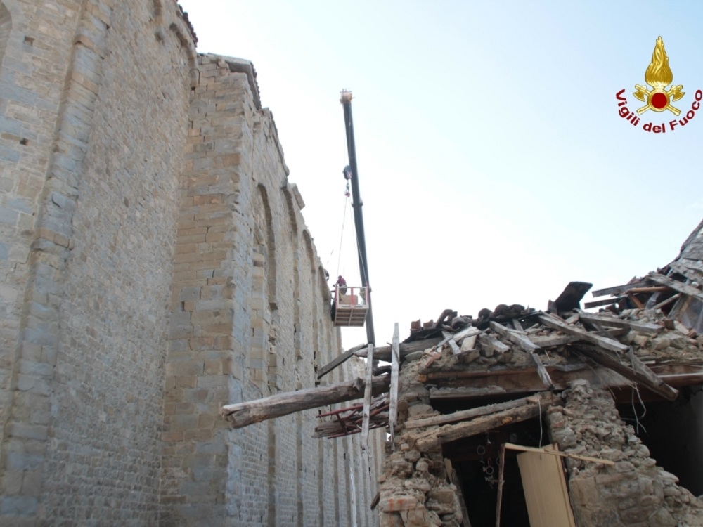 amatrice_messa_in_sicurezza_chiesa_san_francesco_05_04_17_b