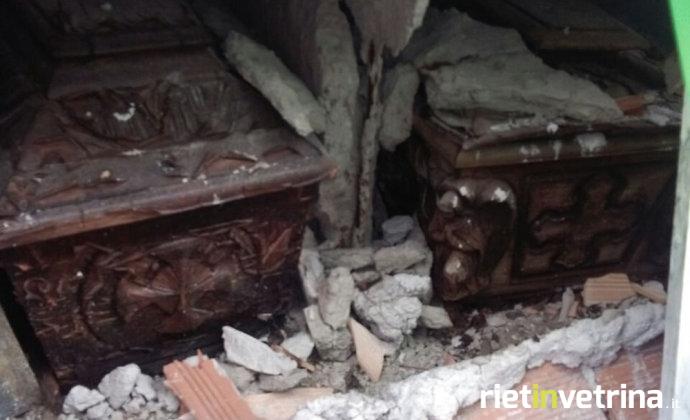 bare_cimitero_grisciano_accumoli_forza_nuova_2