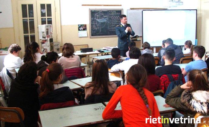 gdf_guardia_di_finanza_educazione_legalita_economica_a_scuola