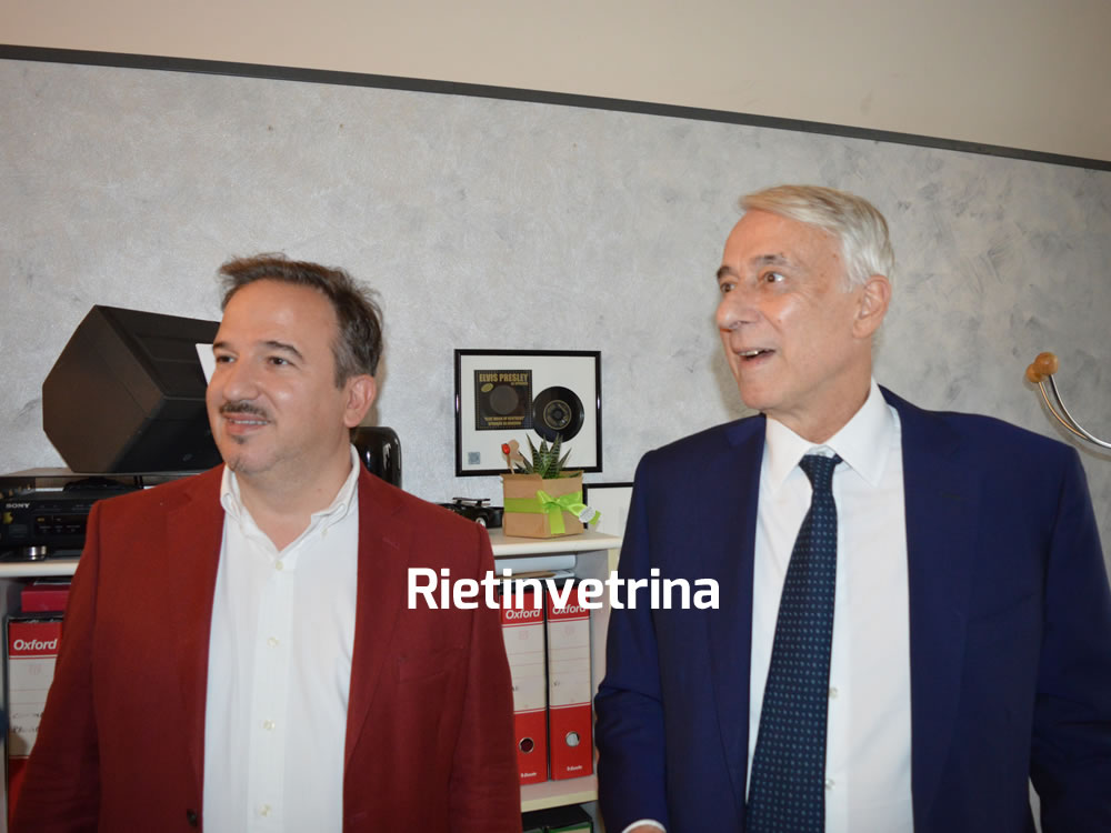 giuliano_pisapia_e_luca_telese_redazione_di_rietinvetrina_e_radiomondo_2