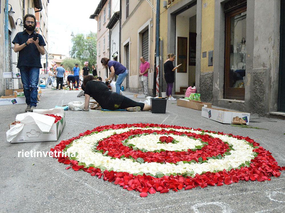 infiorata_processione_sant_antonio_2017_via_porta_romana_6