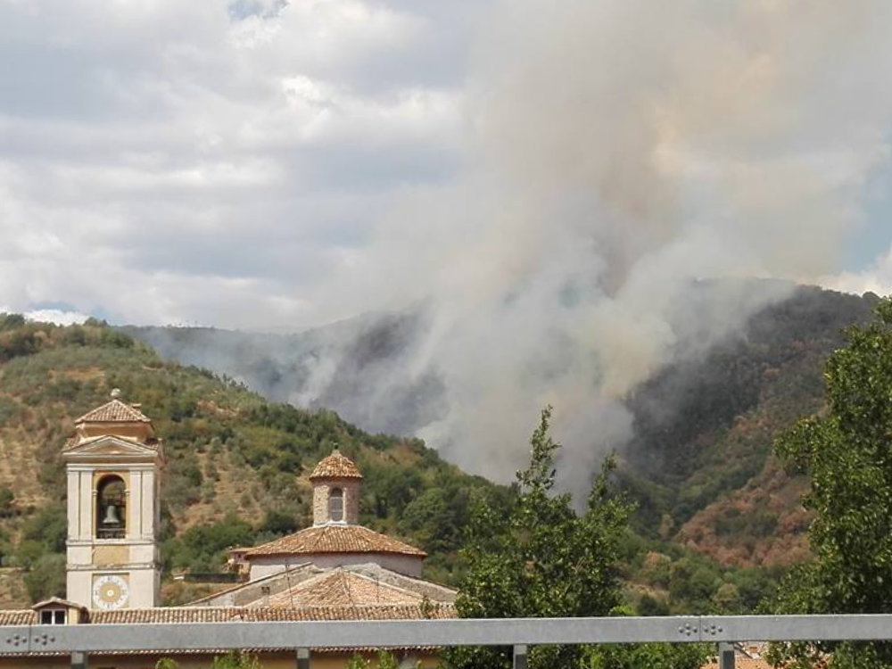 incendio_borgovelino_17_08_17_1