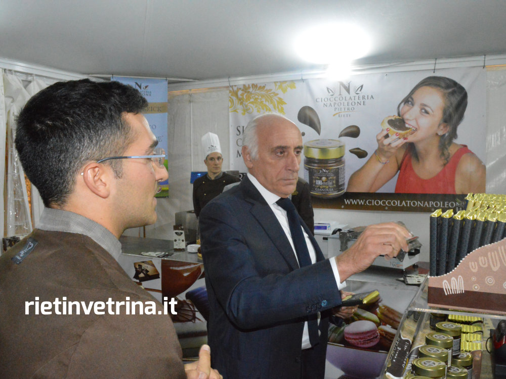 festa_del_cioccolato_di_rieti_2017_inaugurazione_9_cioccolateria_napoleone_tosti_confcommercio