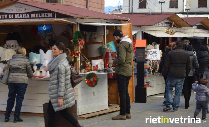 rieti_christmas_village_mercatino_di_natale_piazza_vittorio_emanuele_ii_23_12_17_a