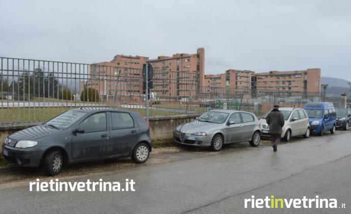 via_kennedy_parcheggi_parcheggio_ospedale_de_lellis_auto_divieto_di_sosta_7