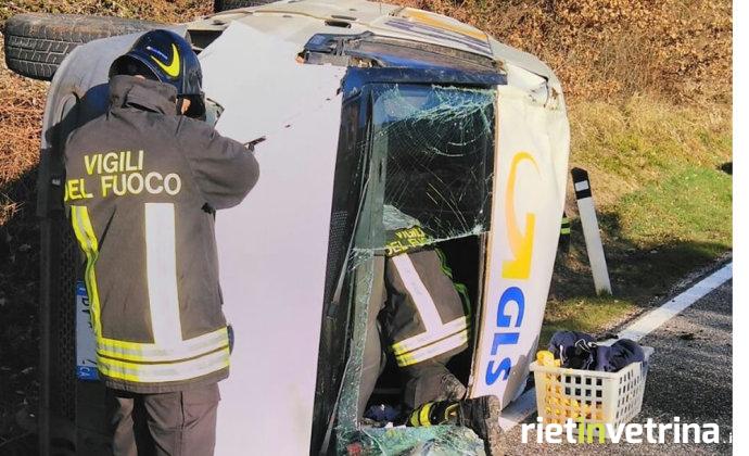 furgoncino_gls_incidente_salaria_per_aquila