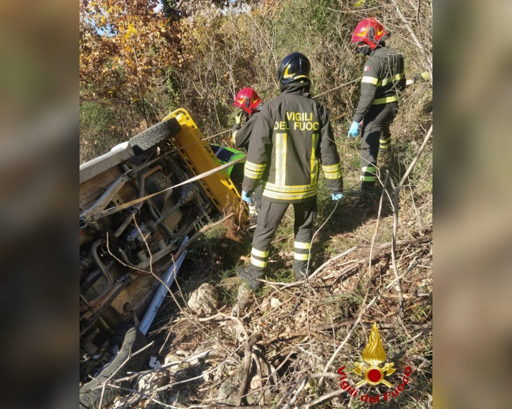 Auto Fuori Strada Muore Luomo Alla Guida Rietinvetrina